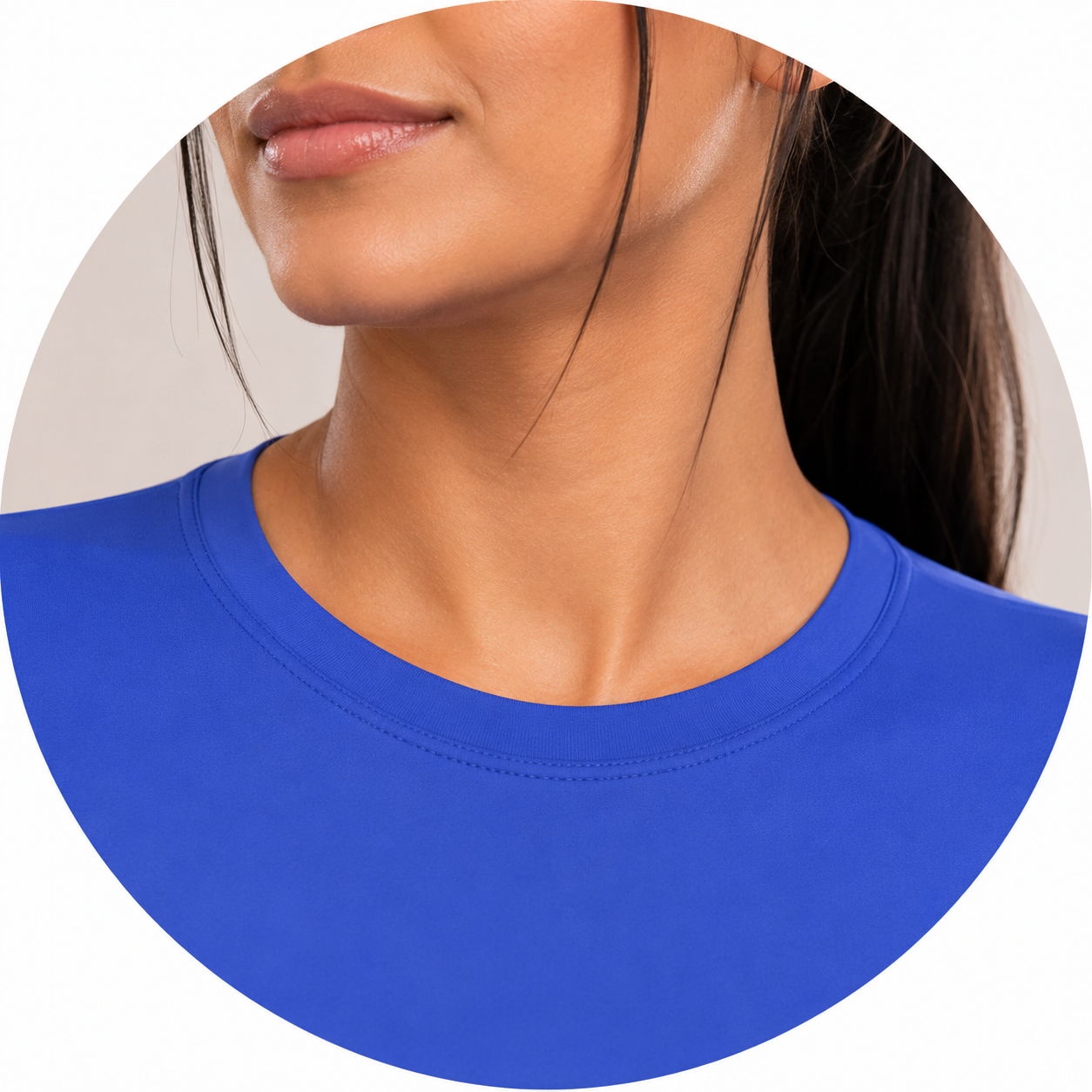 Detalhe da gola e acabamento da camiseta LC15 Sports